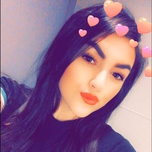 Meet your Posher, Lorina